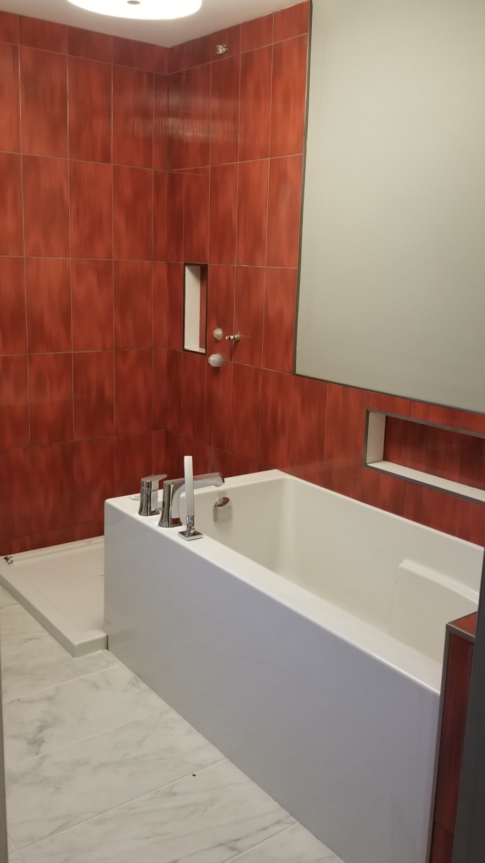 Feature Tile – Soaker Tub